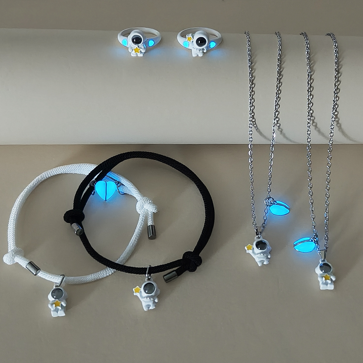 Luminous Heart Couple Jewelry Set with Projection 100 Languages "I Love You" Fashionable Ladies Bracelet Necklace Ring Set