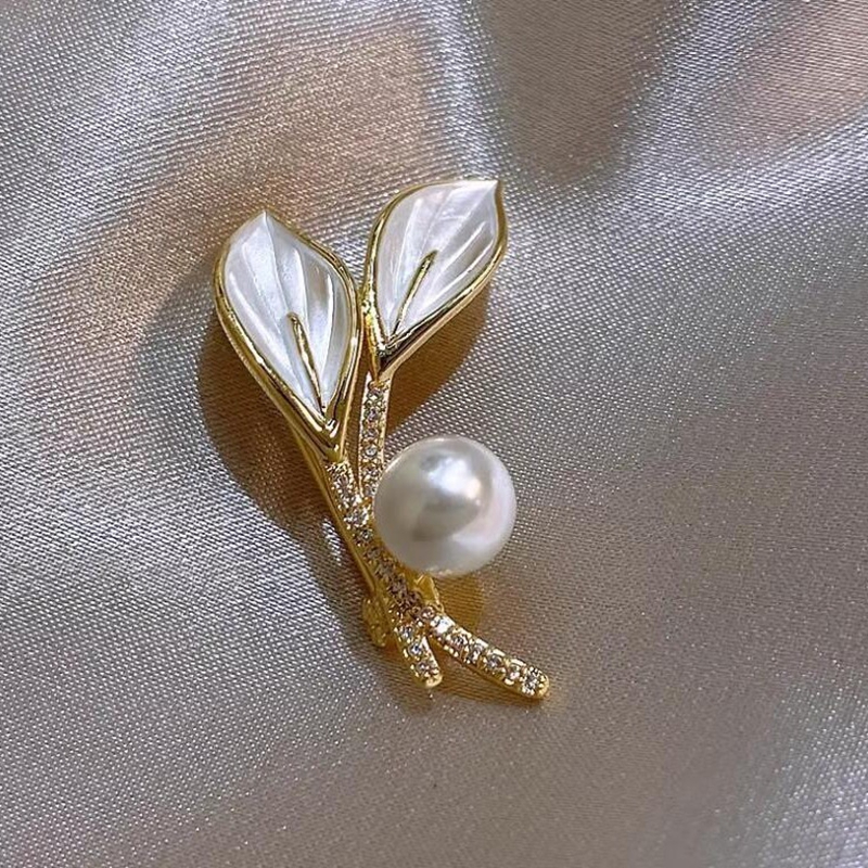 1pc Fashion Tulip Leaf Pearl Brooch Pin for Women CZ Zircon Plant Clothing Coat Wedding Jewelry Party Accessries s