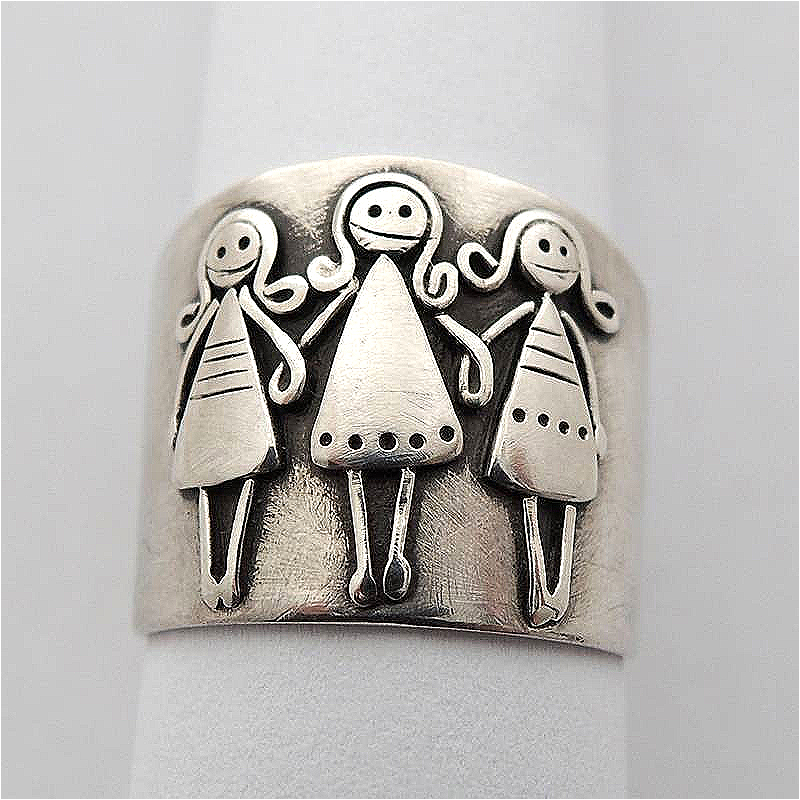 Vintage Exquisite Copper Material Hand Carved Three Small Figure Rings Bohemian Style Women's Daily Matching Jewelry Accessories