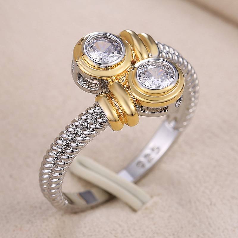Huitan Delicate Design Women Hoop Earrings Elegant Party Wedding Lady Charming Accessories Inlaid Shiny CZ Trendy Chic Jewelry