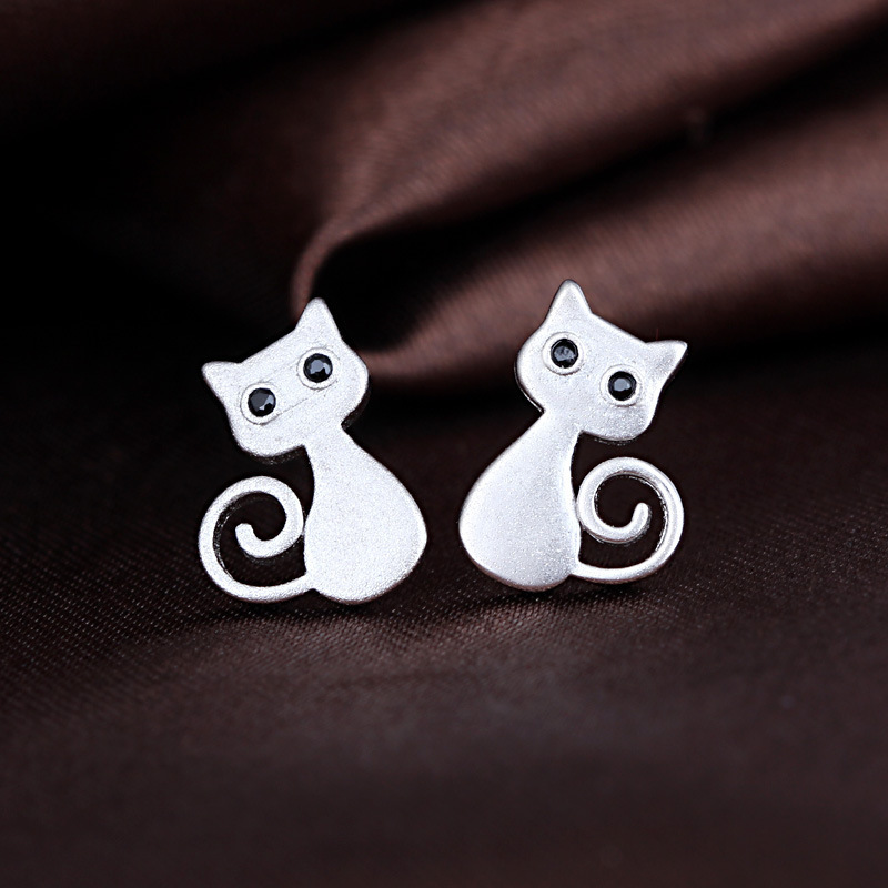 Beautiful New Fashion Jewelry Personality 925 Sterling Silver Black Eyes Crystal Cat Temperament Women Stud Earrings E041