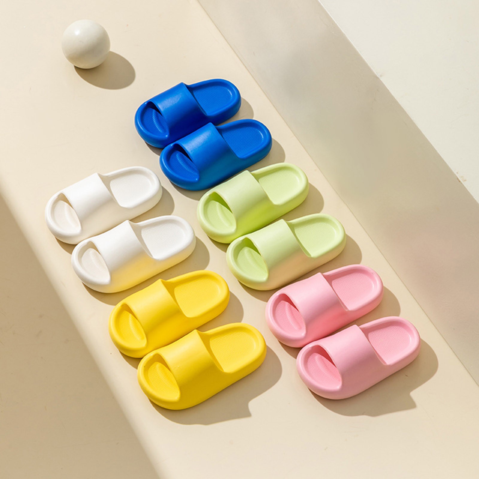 Children Bathroom Slippers Summer Solid Color Anti Slip Soft Sole Kid Slippers 4-10 Years Old Boys and Girls Cute Home Slippers