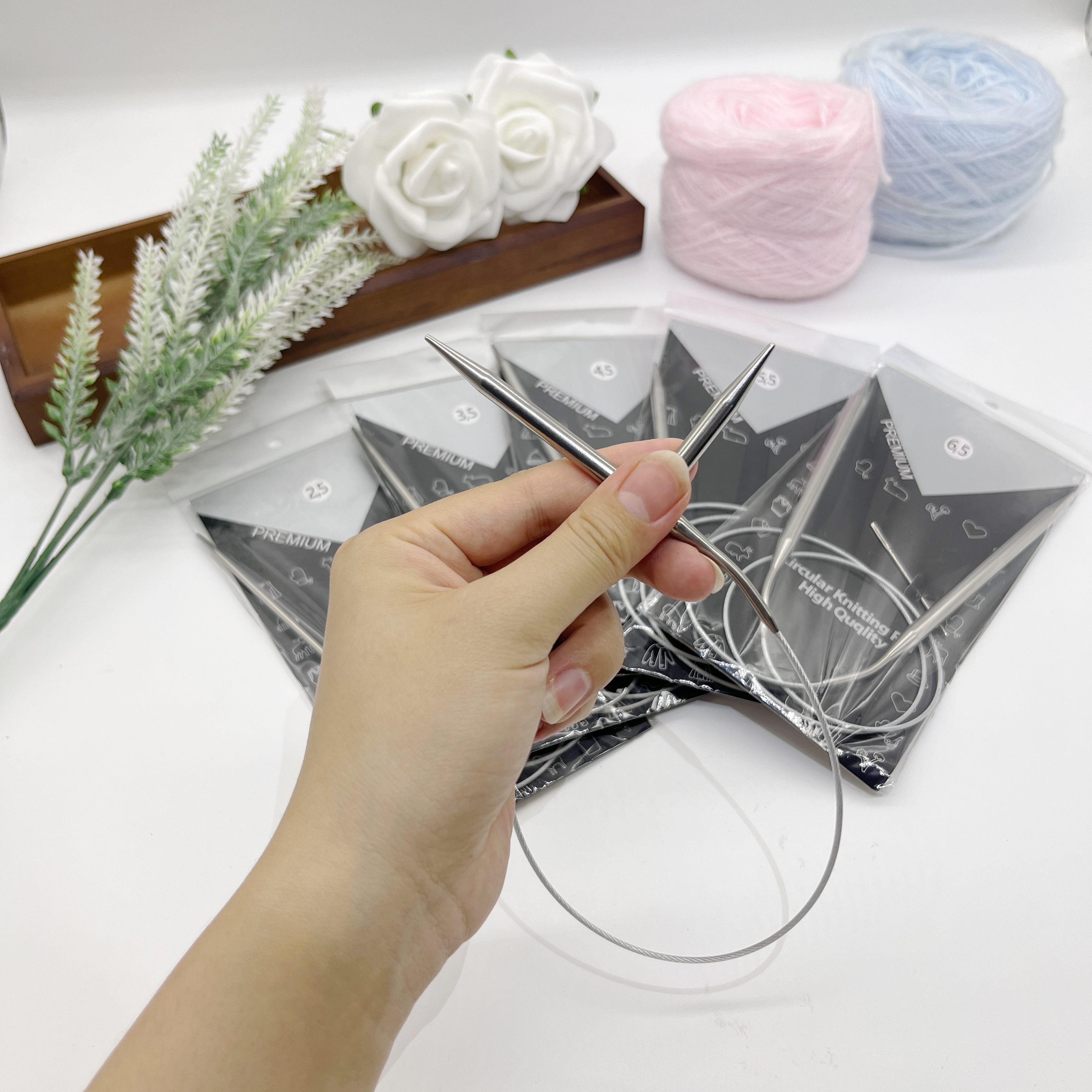 Circular Knitting Needle Set, Includes 2.5/3.5/4.5/5.5/6.5mm, Paired with 5 Stainless Steel Hand Sewing Needles, Available in Lengths from 40cm to 120cm to Suit Different Knitting Needs, Mother's Day