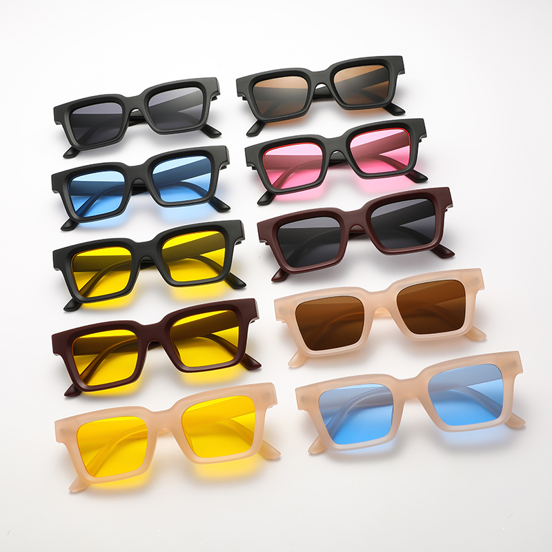 2024 Fashion New Retro Square Frame Universal HD Jelly Colored Trendy Sunglasses 3D Simple Design Oculos De Sol Feminino