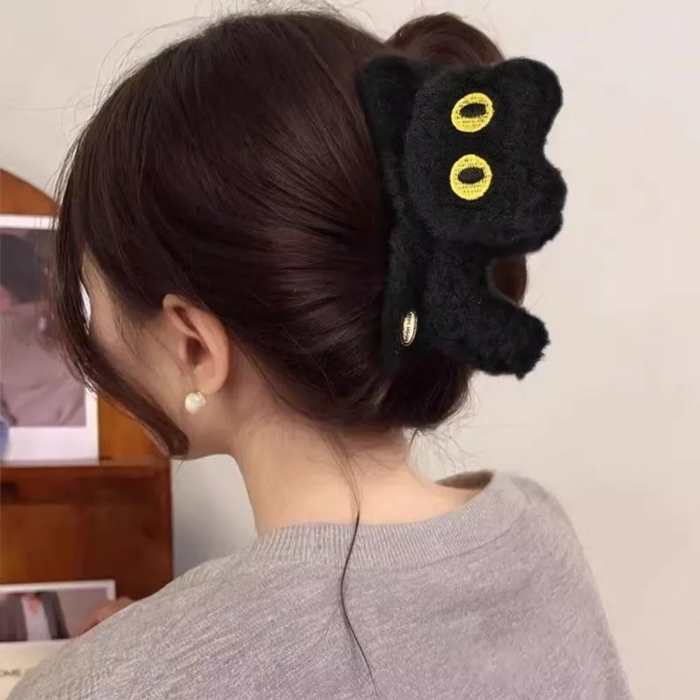 1pc Autumn And Winter Plush Hair Clip Fashion Novel Cute Cute Pet Luck Cat Large Back Head Hair Shark Clip