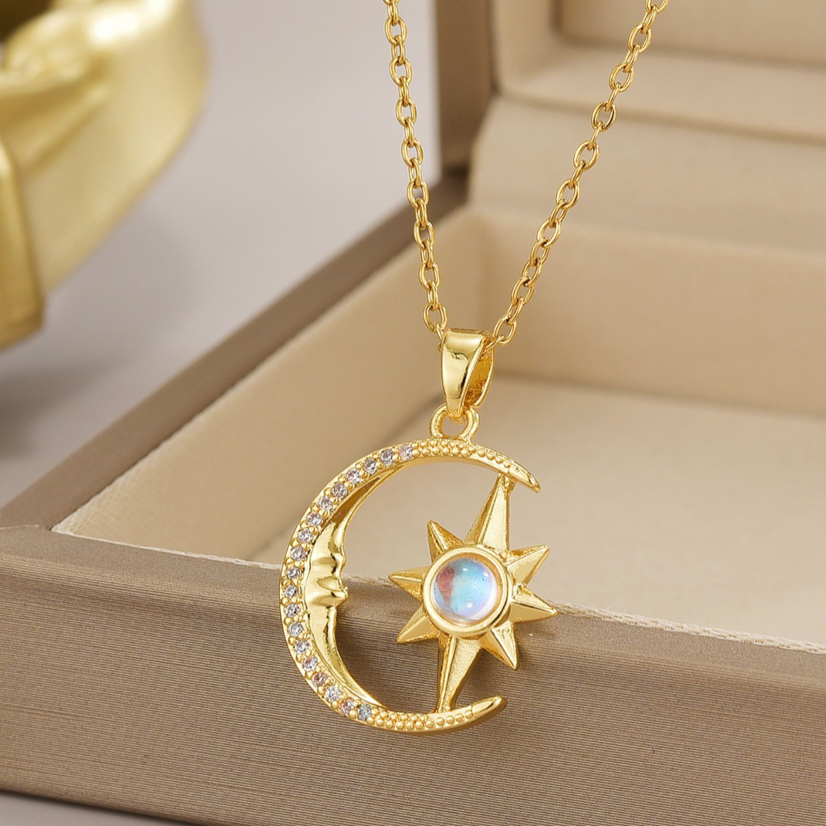 Women's Light Luxury Fashion Moon Necklace High-End Star Pendant Stainless Steel Collarbone Chain Jewelry Accessory