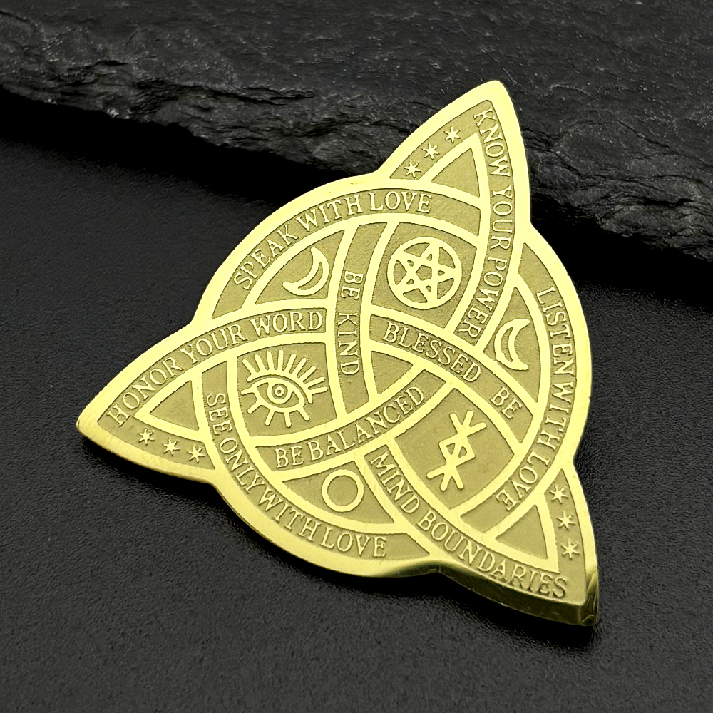 Goth Celtic Trinity Knot Amulet Brooch Pins With Tiger Eye Stone Stainless Steel Gold Color Witch Knots Protection Jewelry