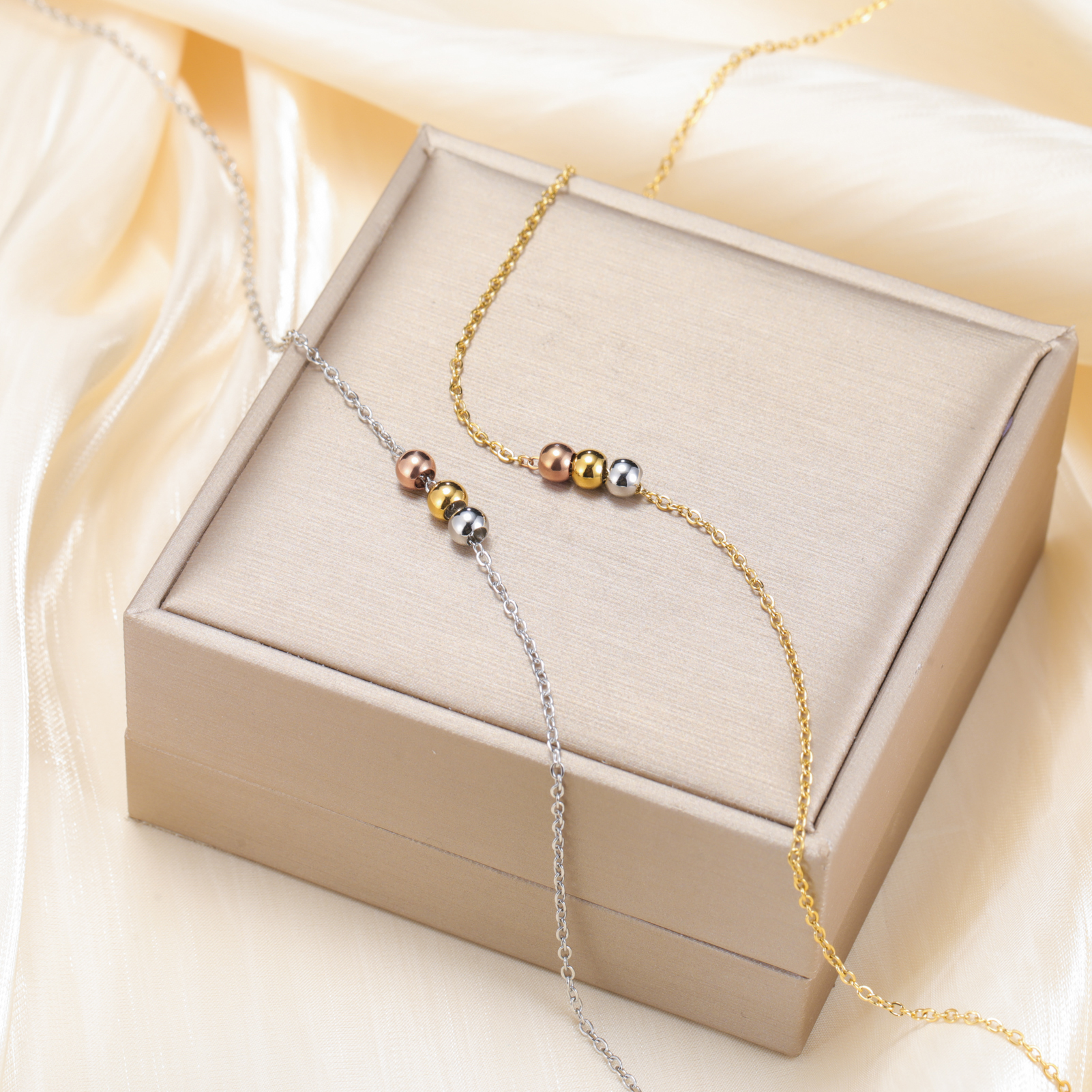 Skyrim Mini Three Bead Minimalist Necklace Stainless Steel Women's Fashion Minimalist Clavicle Chain Couple's Holiday Jewelry