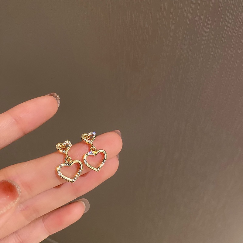 Elegant Double Heart Stud Earrings Women's Korean Style Fashion Jewelry Simple Vintage High-End Feelings Popular Online