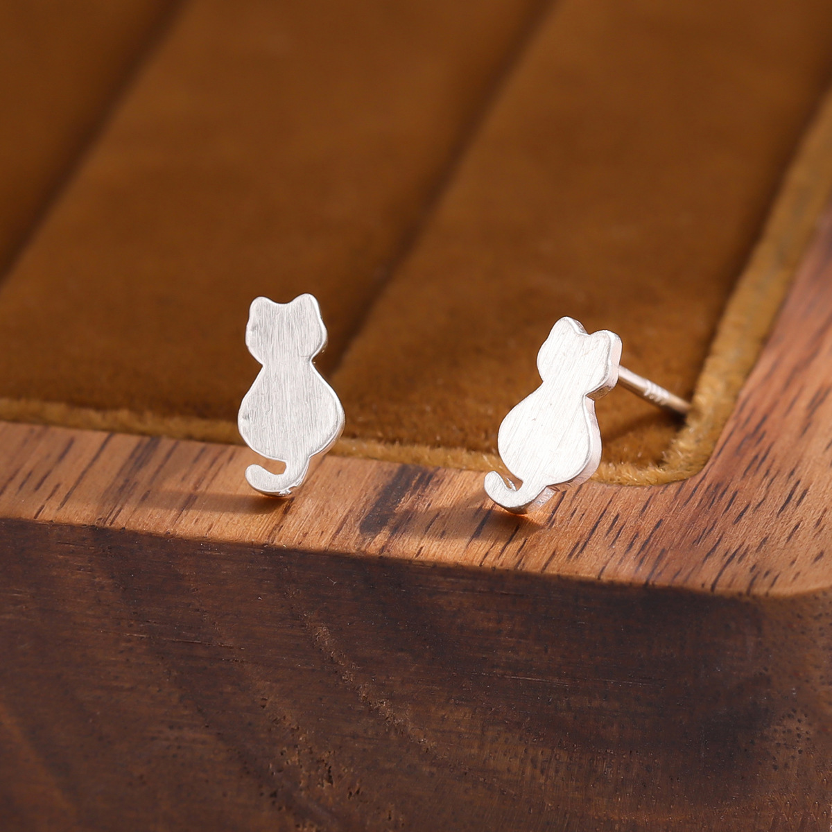 Fashion And Cute Brushed Cat 925 Sterling Silver Jewelry Sweet Animal Simple Stud Earrings E254