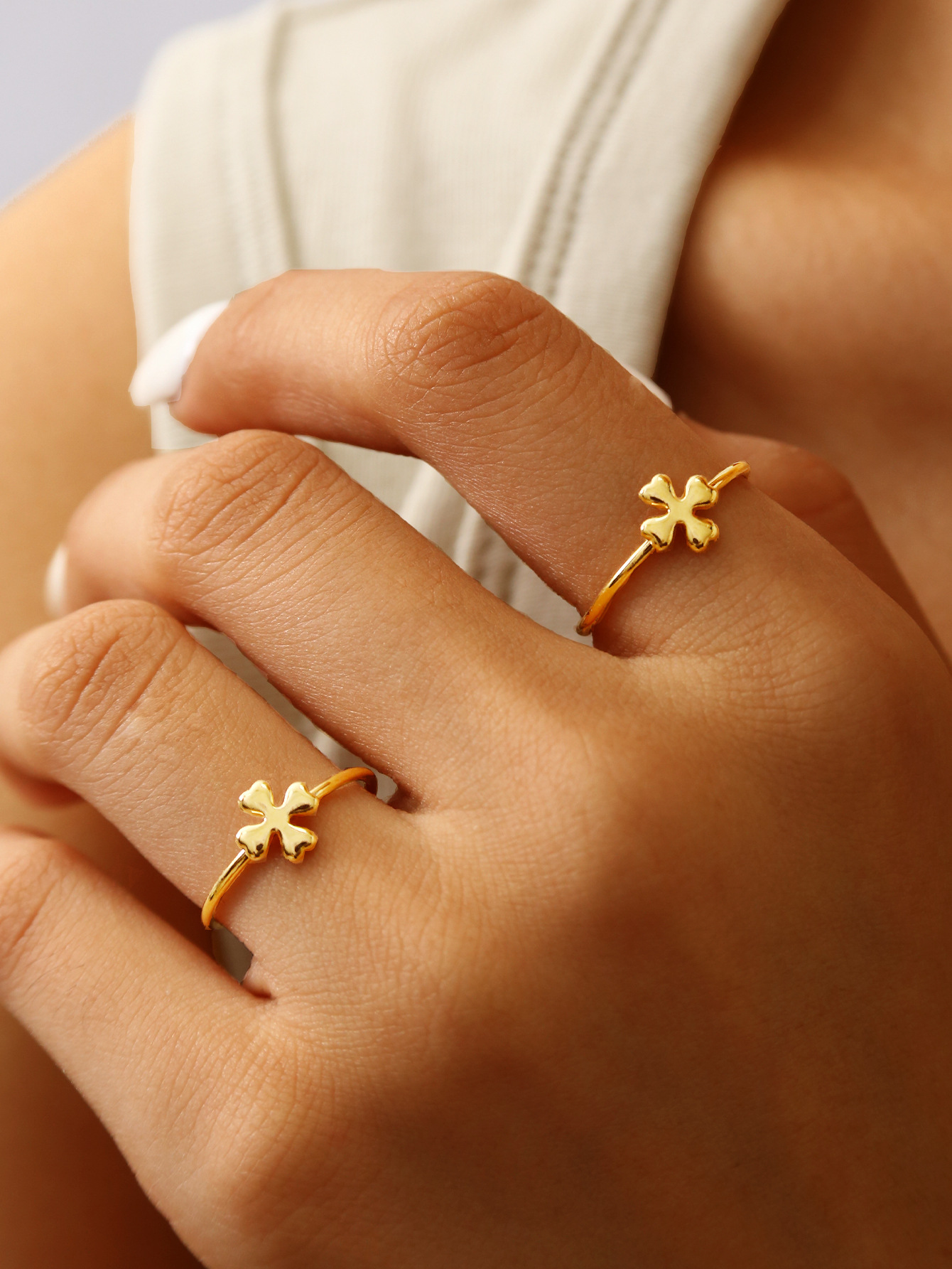 Fashion Elegant Charm Simple Vintage Premium Feeling Stainless Steel 18K Four Leaf Clover Flower Thin Bezel Ring For Women