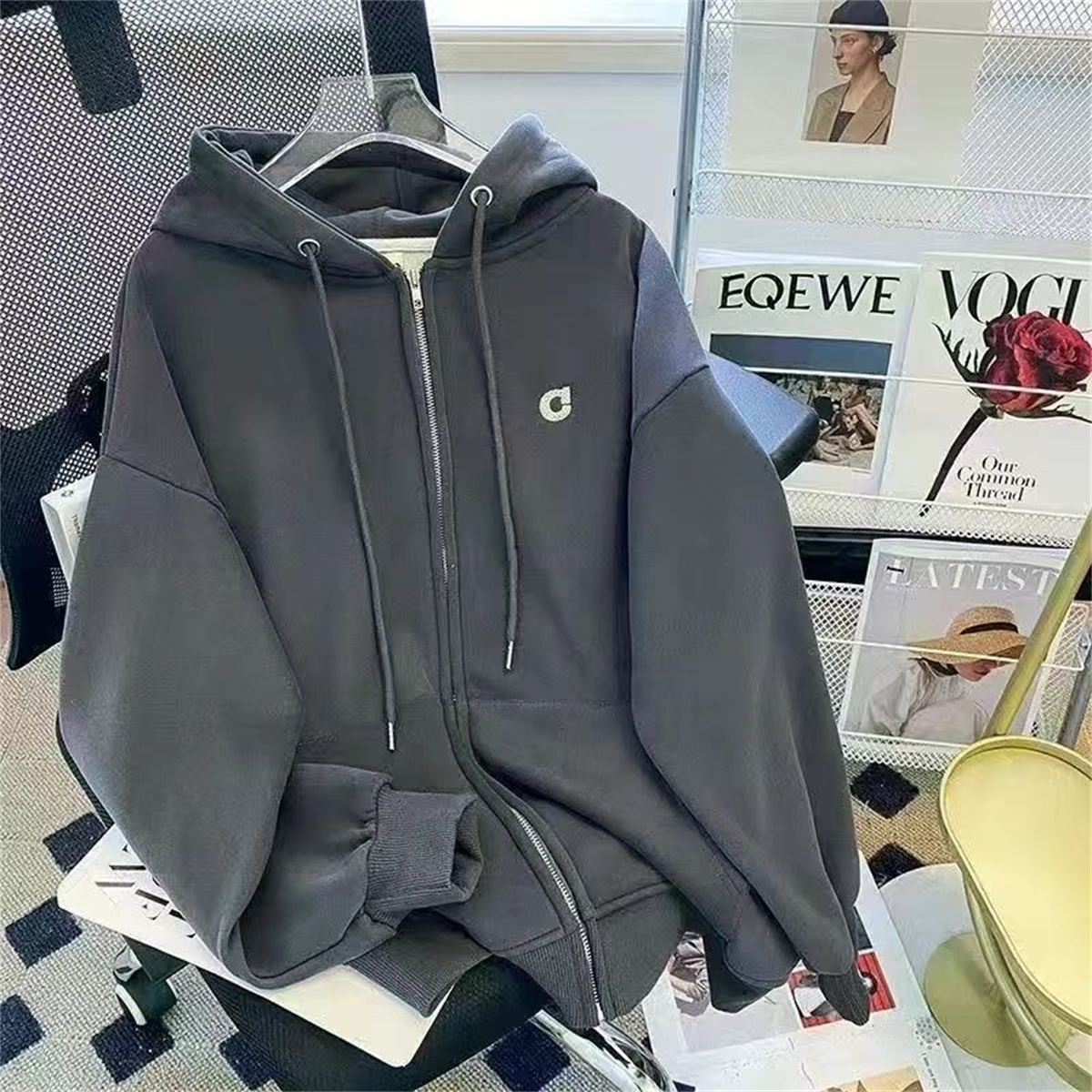 2025 New Spring And Autumn Male Vitality Fashion Trends Versatile Simple Solid Color Youthful And Energetic Retro Hooded