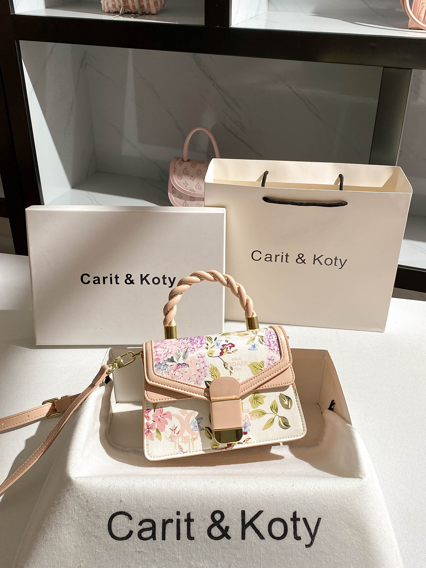 2025 New Fashion and Elegant Knitting Handheld Bag with Colorful Flower Printing Women's Luxury and Popular Shoulder Square Bag