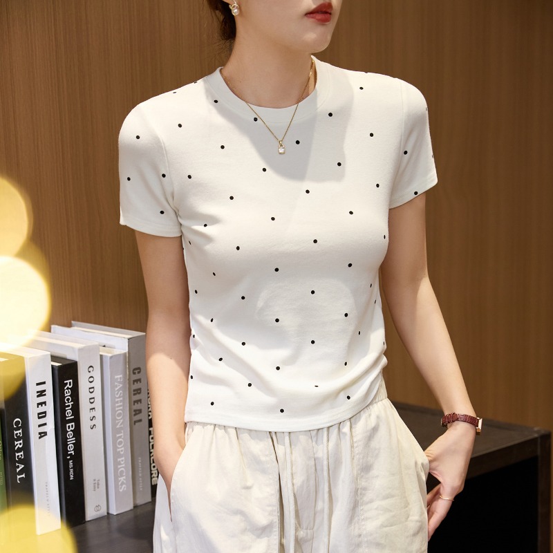 Summer T-shirt for girls with age reducing polka dot short sleeves simple and versatile fabric lightweight and breathable