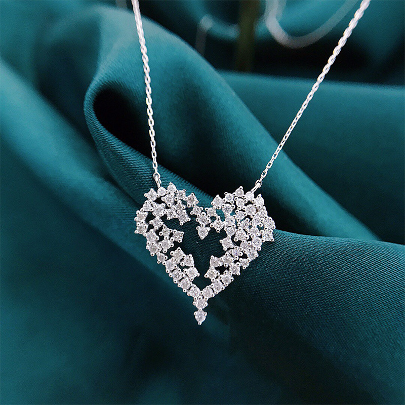 Huitan Hot Sale Heart Necklace Full Crystal Cubic Zirconia Temperament Sweet Accessories 2021 Wedding Trend Women Jewelry