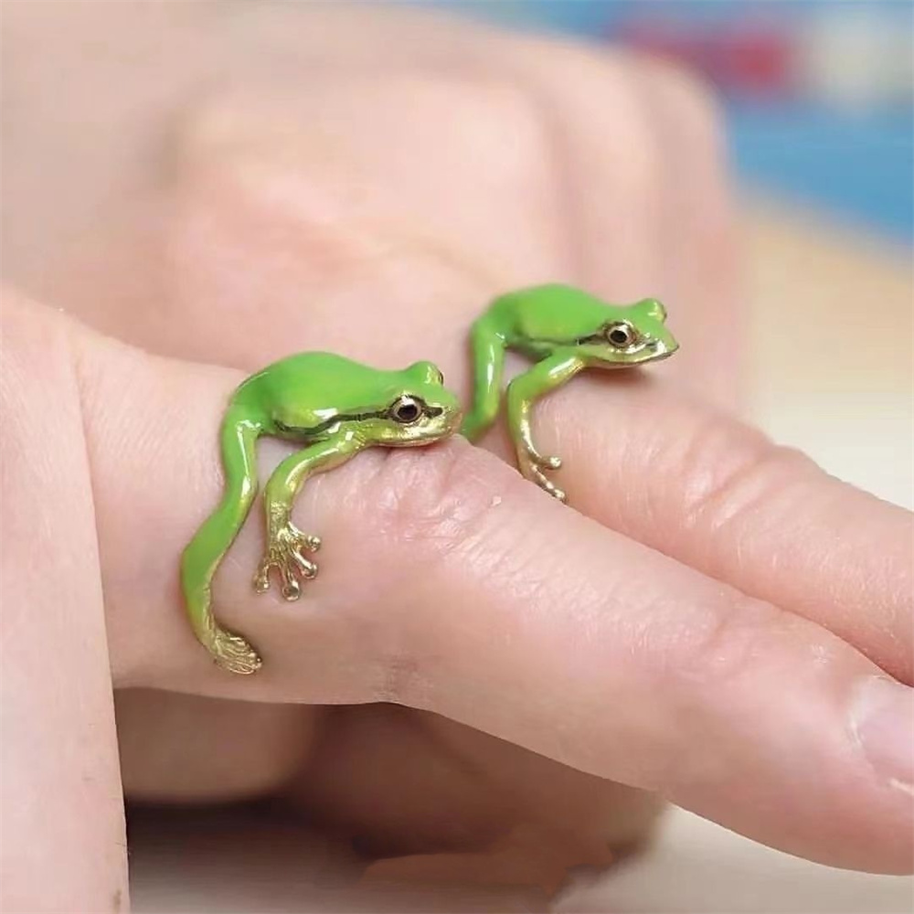 New Fashion Green Creativity Design Sense Funny Hug Charm Frog Ring Cute Green Exquisite Blue Adjustable Animal Ring Popular