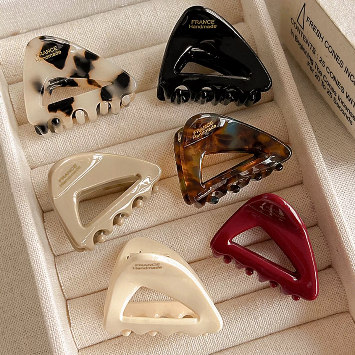 1pc Triangular Acetate Hair Clip, Small and Exquisite Hairpin for Half-Up Hairstyles, Small Shark Clip Hair Accessory