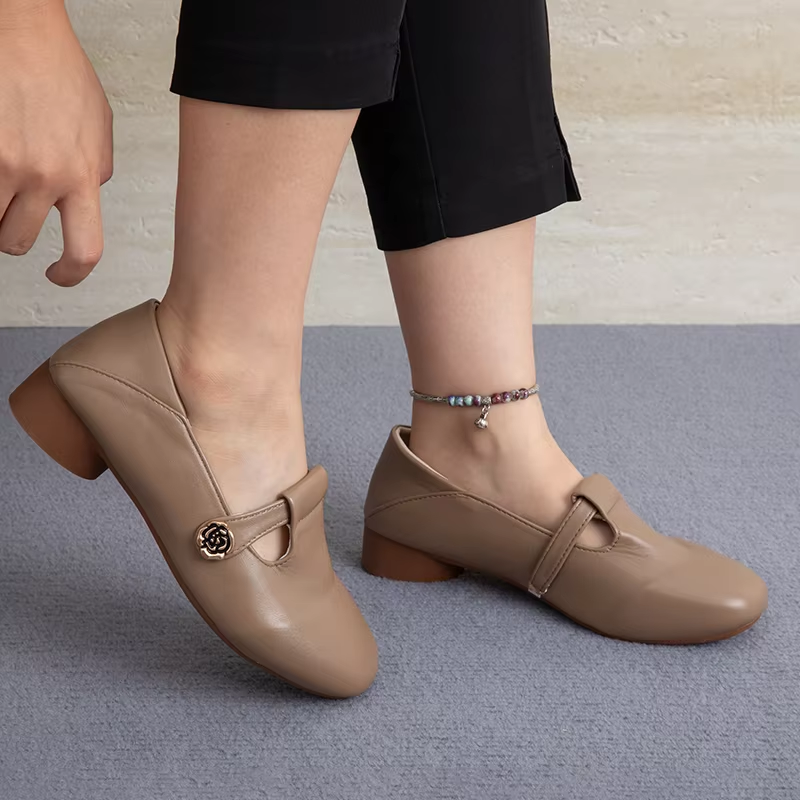 2025 Fall New Vintage Loafers for Women-Metal Buckle Low Heel Shoes Comfortable Commuter Flats Elegant Office Wear Essentials
