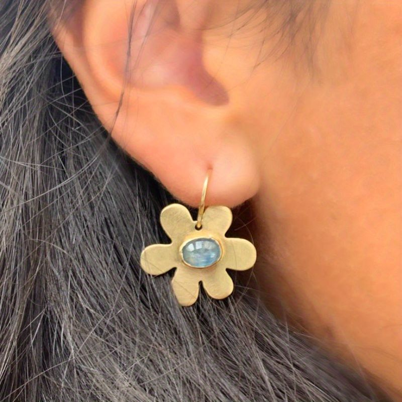 Vintage Gold Color Flower Drop Earrings for Women Fashion Simple Sweet Holiday Party Jewelry Accessories