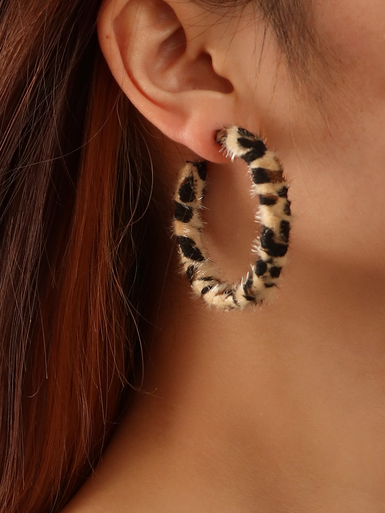 1 Pair Vintage Leopard Print Fuzzy Hoop Geometric Earrings, Fashion Accessory For Daily Wear And Party