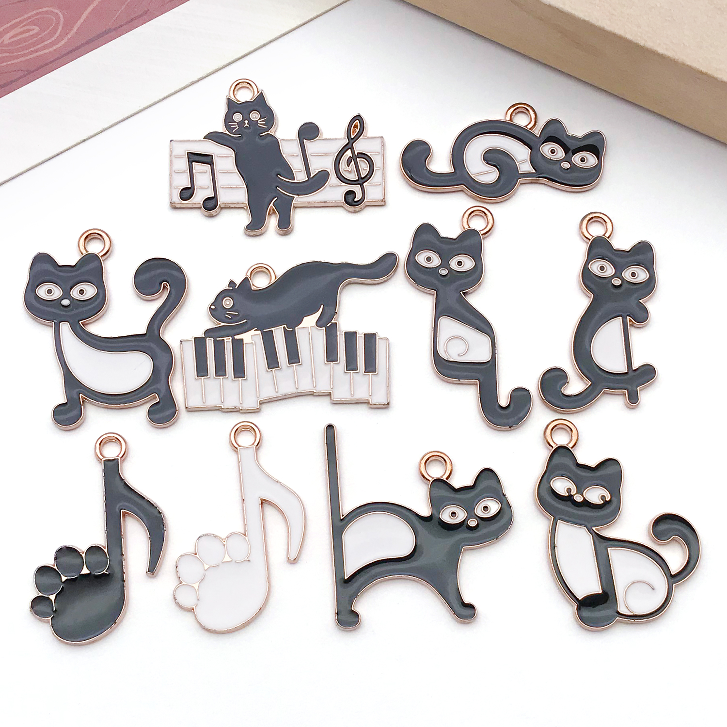 5/10pcs Cute Cartoon Funny Cat Pendant with Piano Note Black Alloy Charms for Do It Yourself Earrings And Necklaces
