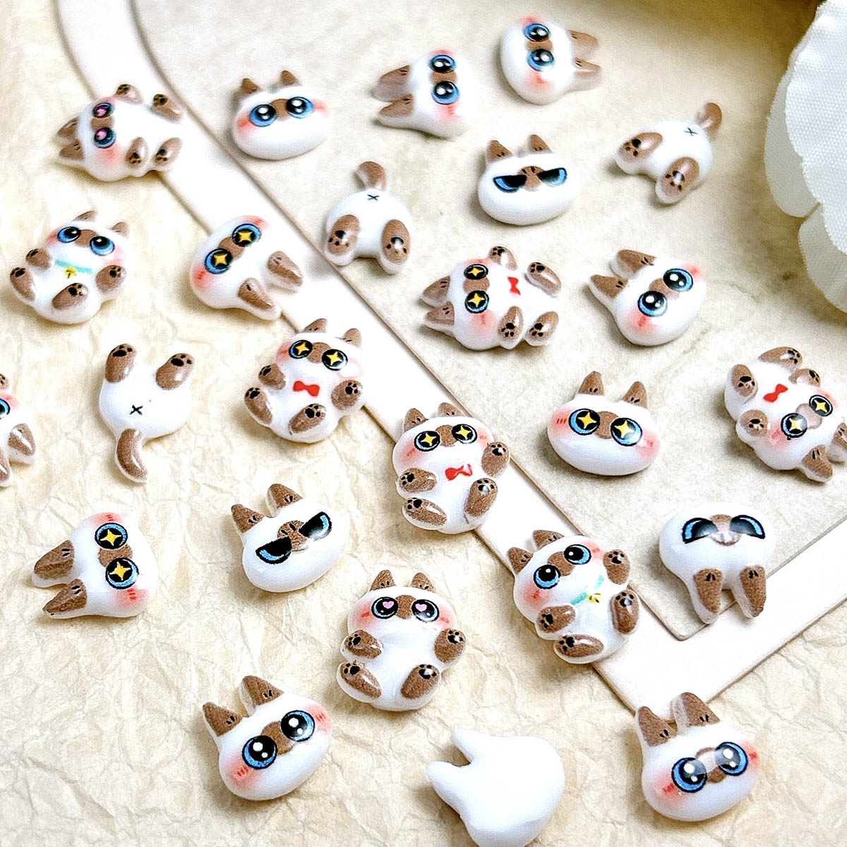 30PCS Double Colors Luminous Kawaii Cat Nail Charms 3D Creative Funny Expressions Cat Resin Nail Art Decorations DIY Manicure