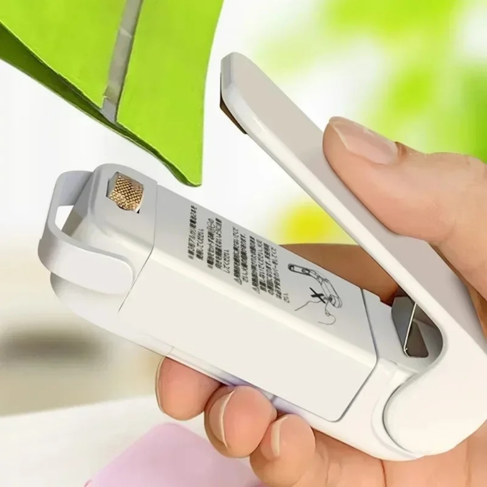 Snack Sealer Snack Bag Clip kitchen Food Sealing Machine Small Household Snacks Moisture-Proof Food Sealing Artifact Easy To use