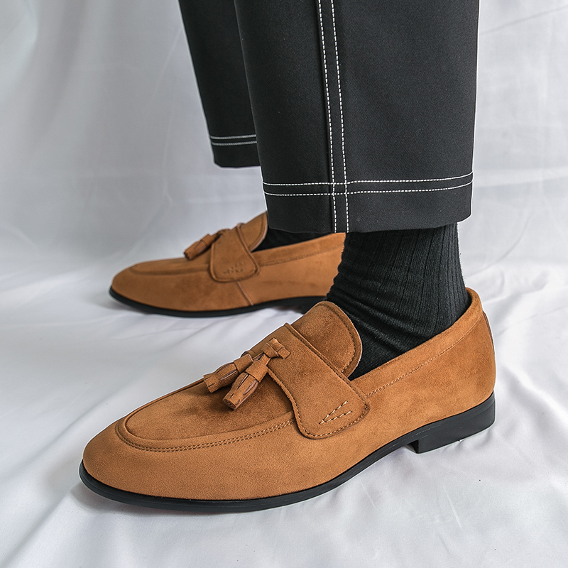 2025 New autumn suede business casual leather shoes for men Korean-style loafers trendy pointed-toe suede soft-soled bean shoes