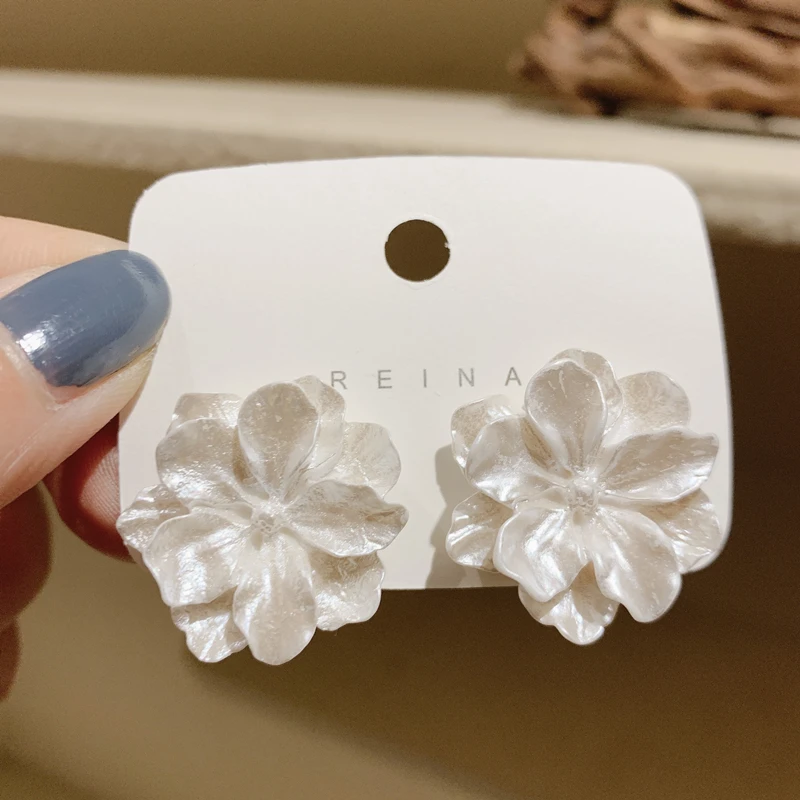 White Flower Stud Earrings for Women Folded Acrylic Side Charming Sweet Floral Girls Earrings Japanese Style Ear Jewelry 2023 ja 3