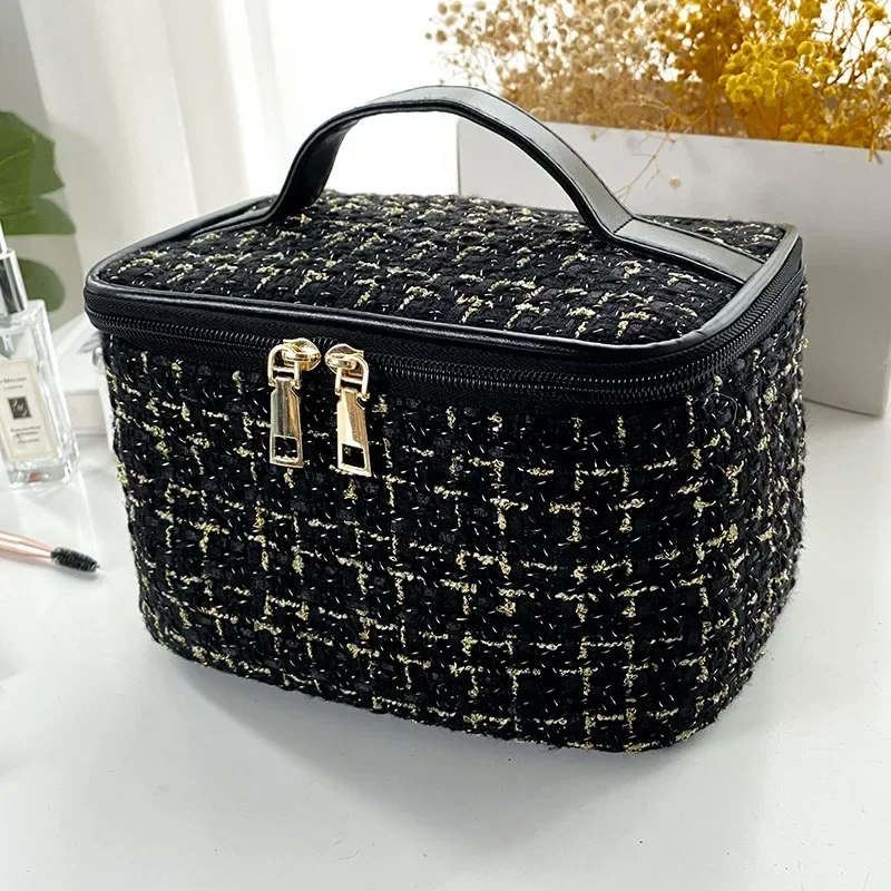 New Popular Small Fragrance Style Makeup Bag Handheld Large Capacity Portable Travel Wash And Storage
