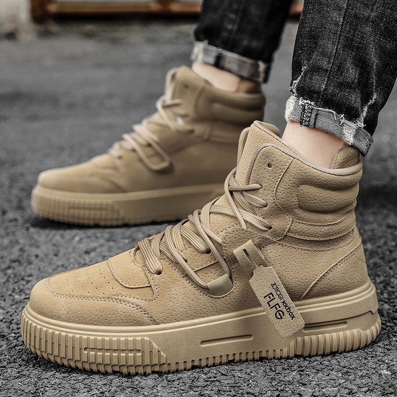 High top men's shoes in autumn and winter, trendy and versatile, with a high-end feel. Board shoes with thick soles for teenager