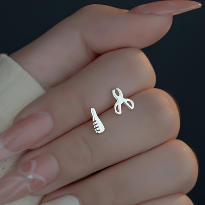New Fashin Classic Creative Comb And Scissors 925 Sterling Silver Jewelry Personality Asymmetric Earrings E091