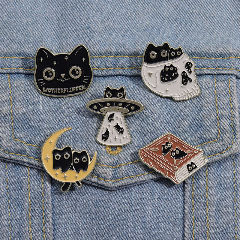 Creative Sun Moon Enamel Pin Cute Kitten On The Moon Metal Brooch Badge Halloween clothing backpacks Accessories decoration