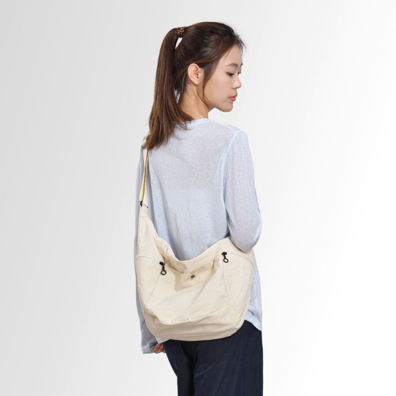 1pcs Minimalist Nylon Crossbody Bag Large Capacity Dumpling Bag Versatile Casual Shoulder Handbag