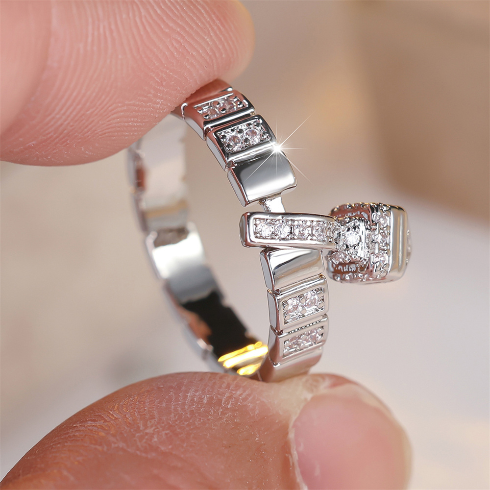 Luxury Female White Crystal Stone Ring Irregular Zirconia Wedding Rings for Women Trendy Geometric Zircon Engagement Ring