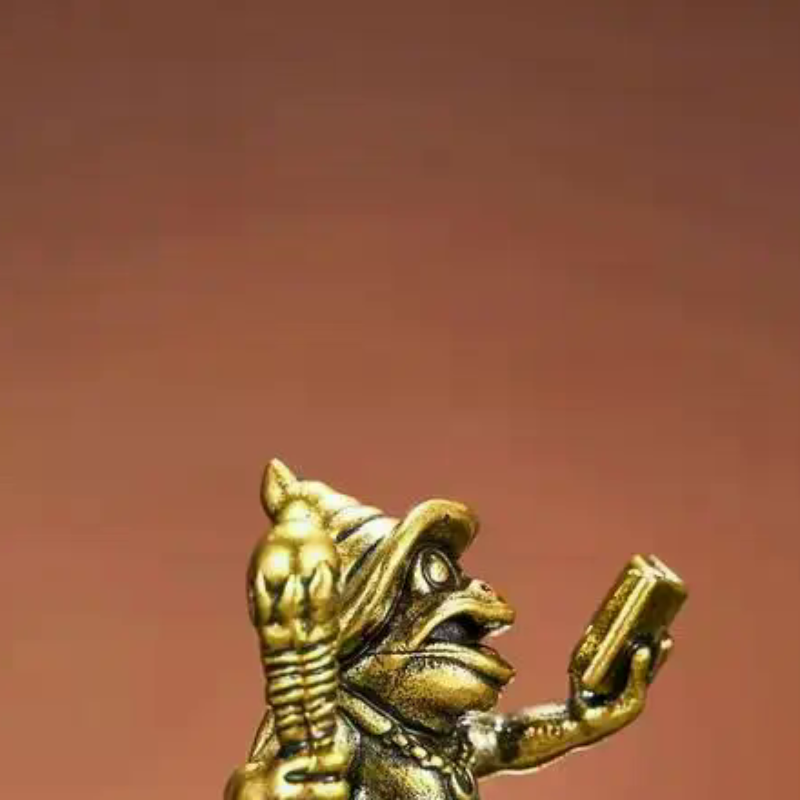 Vintage Brass Frog Wizard Statue Frog Holding A Magic Wand Ornament Small Animal Figurines Home Office Decoration Car Ornaments