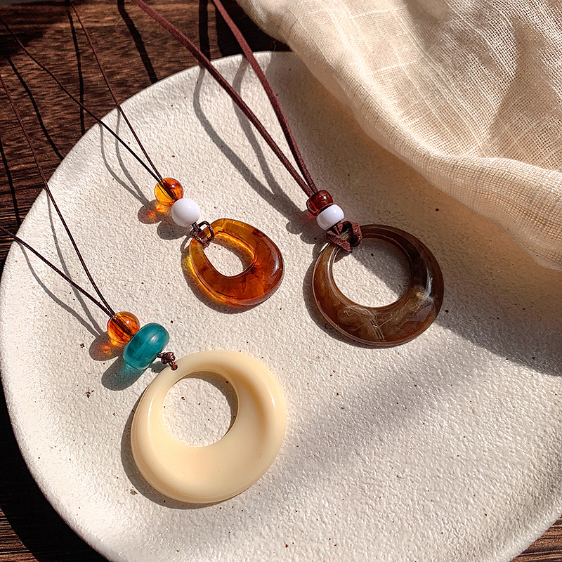 Ethnic Style Retro Resin Circular Geometric Pendant Long Necklace Women Autumn and Winter Fashion Sweater Chain Jewelry