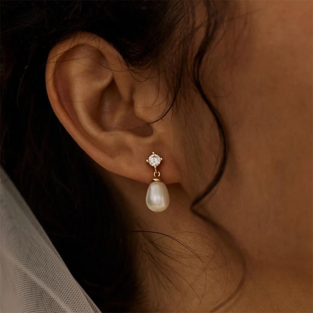 1 Pair Freshwater Pearl Dangle Earrings With Crystal Accent For Women Daily Wear Party Fashion Accessory Stylish Ear Jewelry