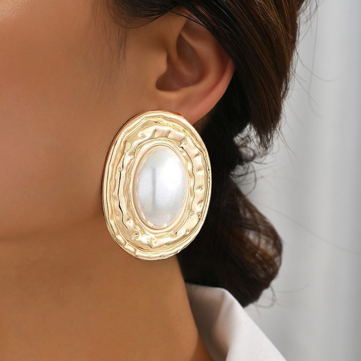 1 Pair of Exaggerated Vintage Round Earrings with Imitation Turquoise, Wrinkled Oval Large Earrings, Fashionable Women's Ear Accessories