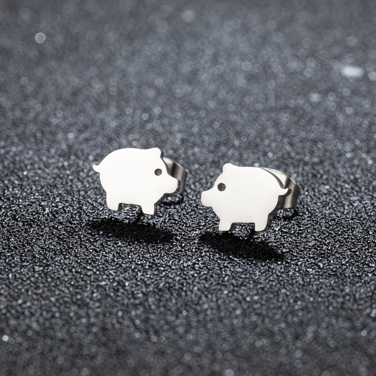 1Pair Korea Cute Small Pig Earrings Female Brincos Boho Piglet Heart Stud Earring for Girls Pet Lovers Stainless Steel Jewelry