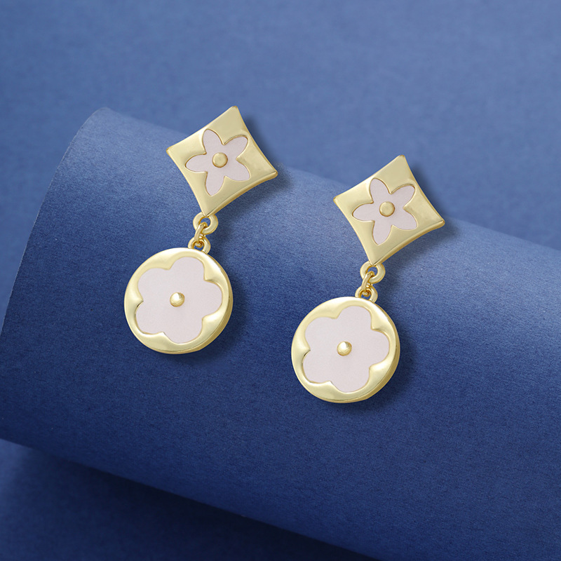 Female 3 Colors New Creative Five-Leaf Flower Drop Earrings Temperament For Woman Birthday Gift Daily Party Jewelry Clover