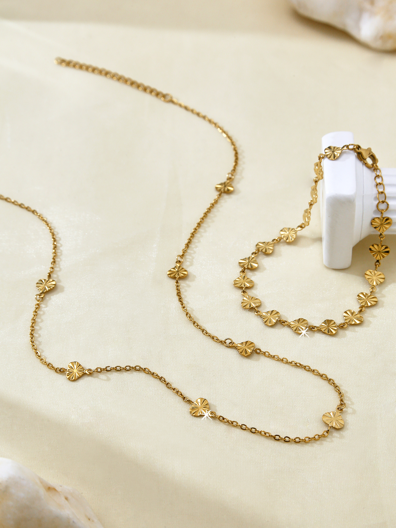 1Pc Light Luxury Elegant Premium Simple Exquisite Stainless Steel Glossy Laser Heart Necklace, Bracelet Female