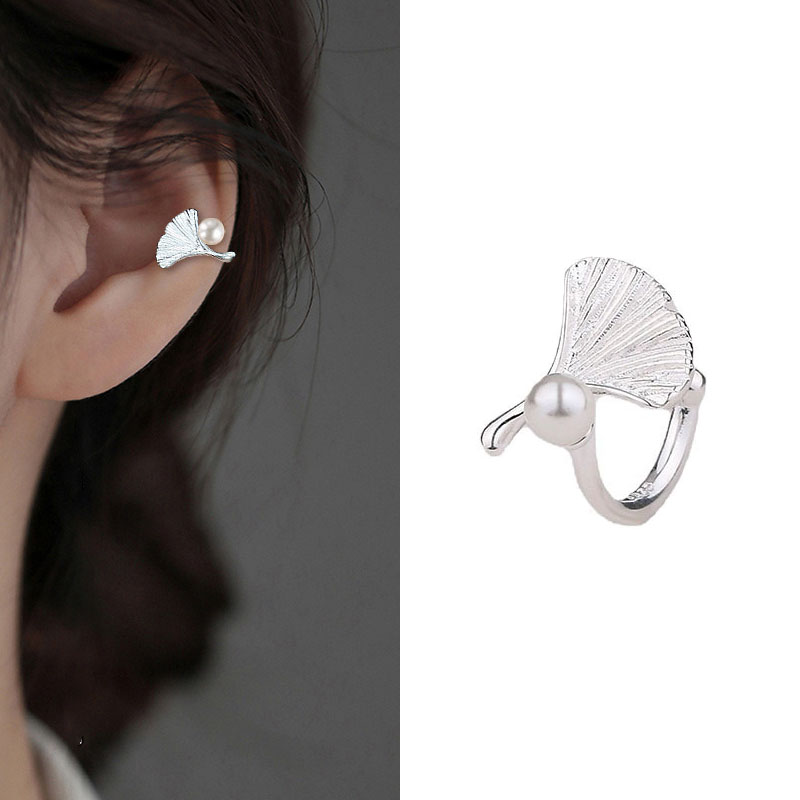 A Girl 1Pcs Silver Color Ginkgo leaf Ear Bone Clip Female Tree Leaf No Pierced Earrings Korean Small Fresh Jewelry