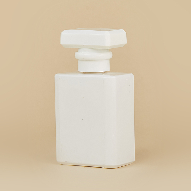 50ml Black White Square Glass Spray Perfume Bottle Cosmetic Packaging Empty Bottles Can Be Filled in Perfume Bottles