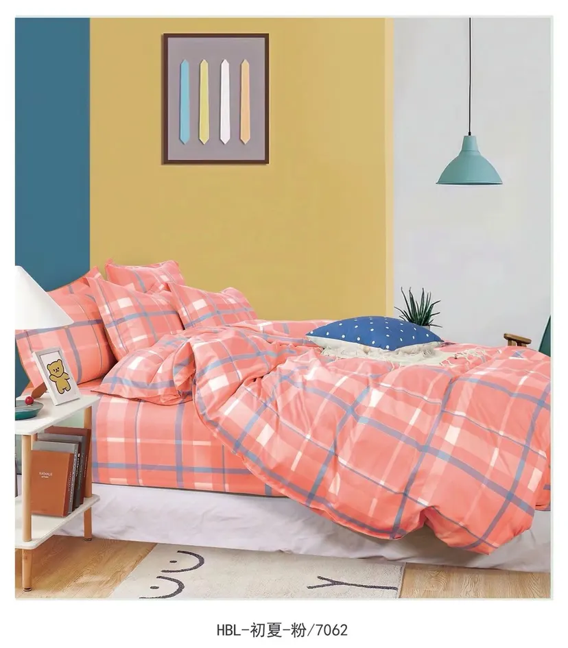 Check Pattern King Size Bedsheet Set With Blanket Cover