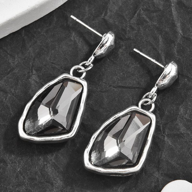 New Sale 1/2PCS Minimalist Sparkling Black Rhinestone Drop Earrings Women Exquisite Geometric Pendant Earrings Jewelry s