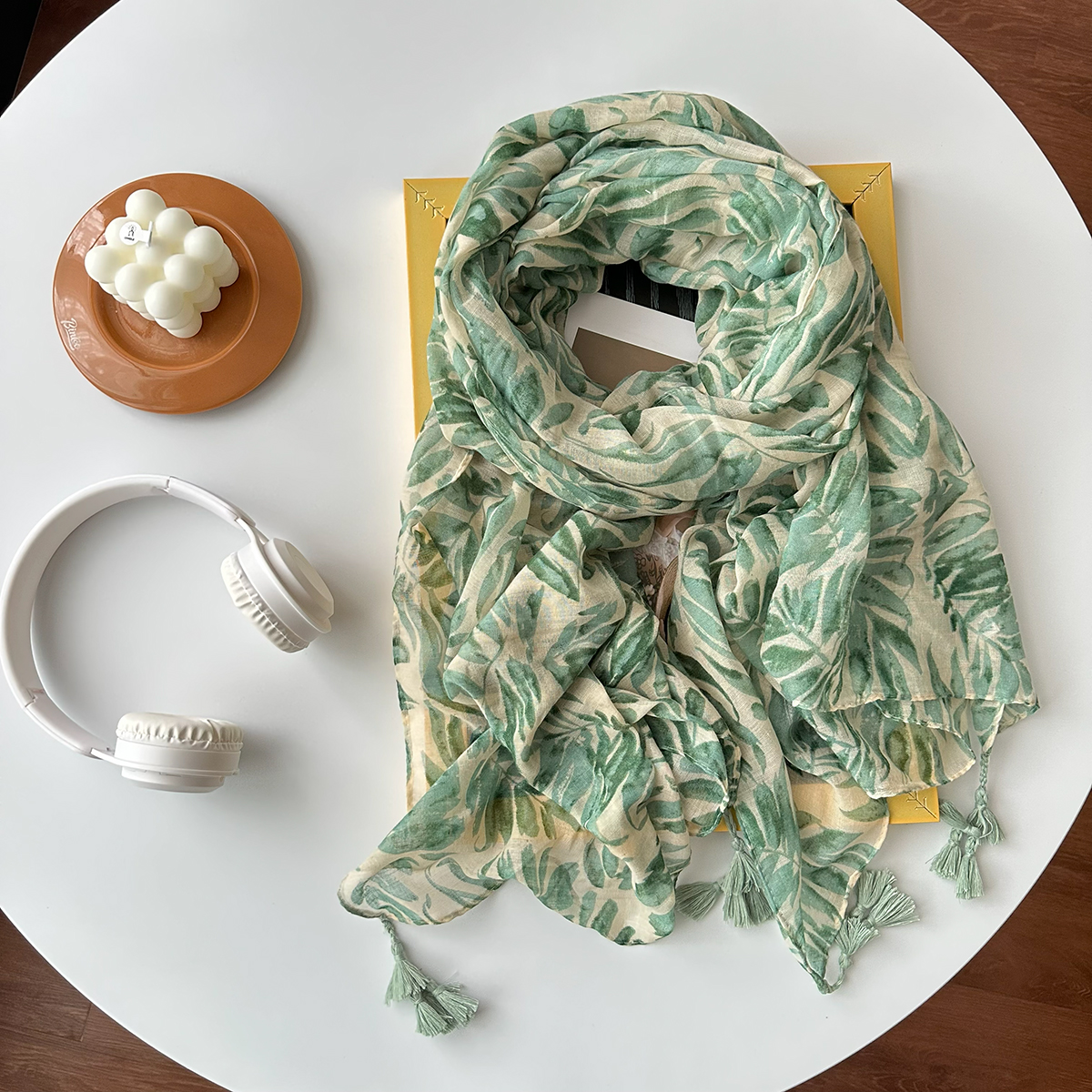Spring and Summer New Style Green Leaf Tie-Dye Tassel Silk Scarf, Versatile Outdoor Sunshade Shawl, Travel Photo Decoration Beach Towel 1Pc
