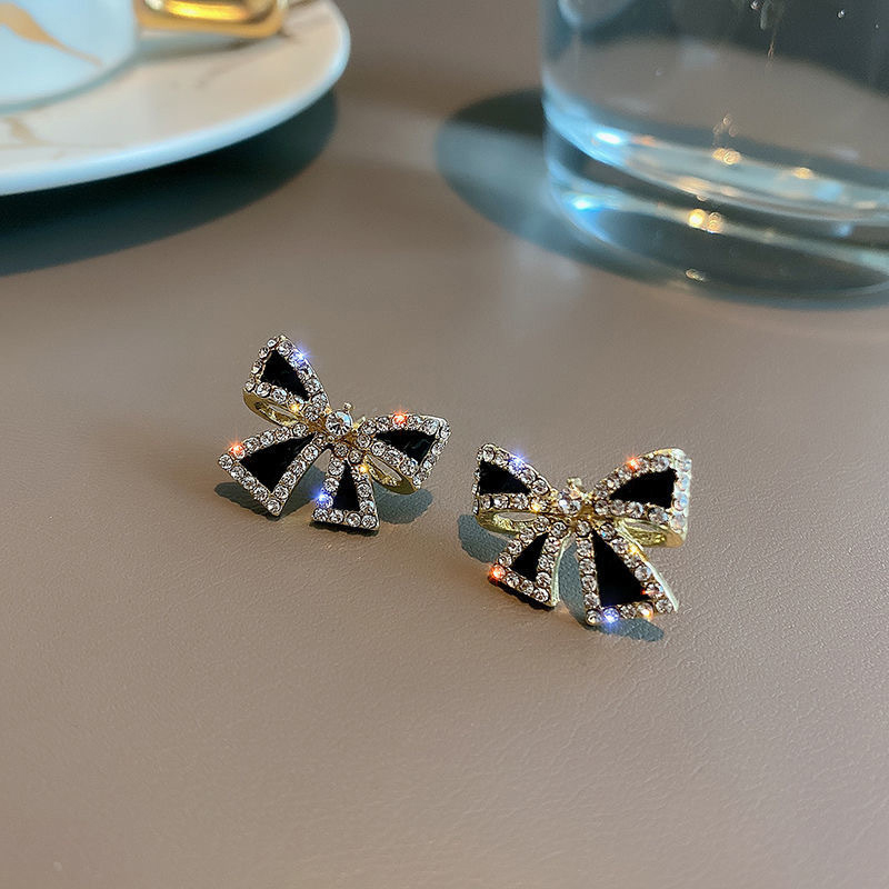 New Trendy Inlaid Rhinestone Bowknot Stud Earrings For Women Personality Unique Design Earrings Wedding Jewelry Birthday