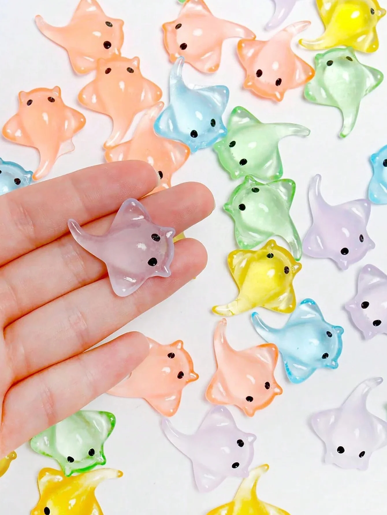 Miniature Sting Ray Figurines Mini Duck Sculpture Realistic Resin Sting Ray Cake Topper Mini Sting Ray Sea Animal Figurine