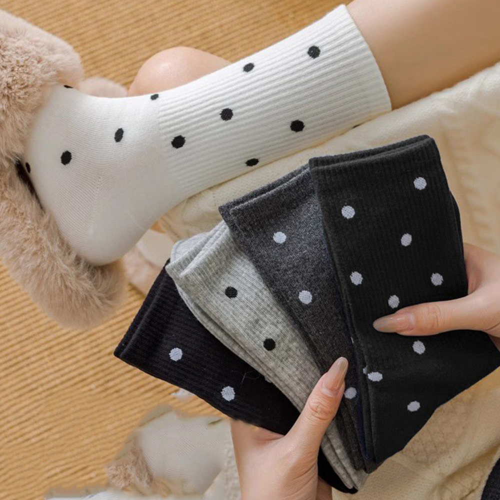 5 pairs of spring/summer women's midsole socks with polka dot classic black and white color suitable for outdoor sports and leis
